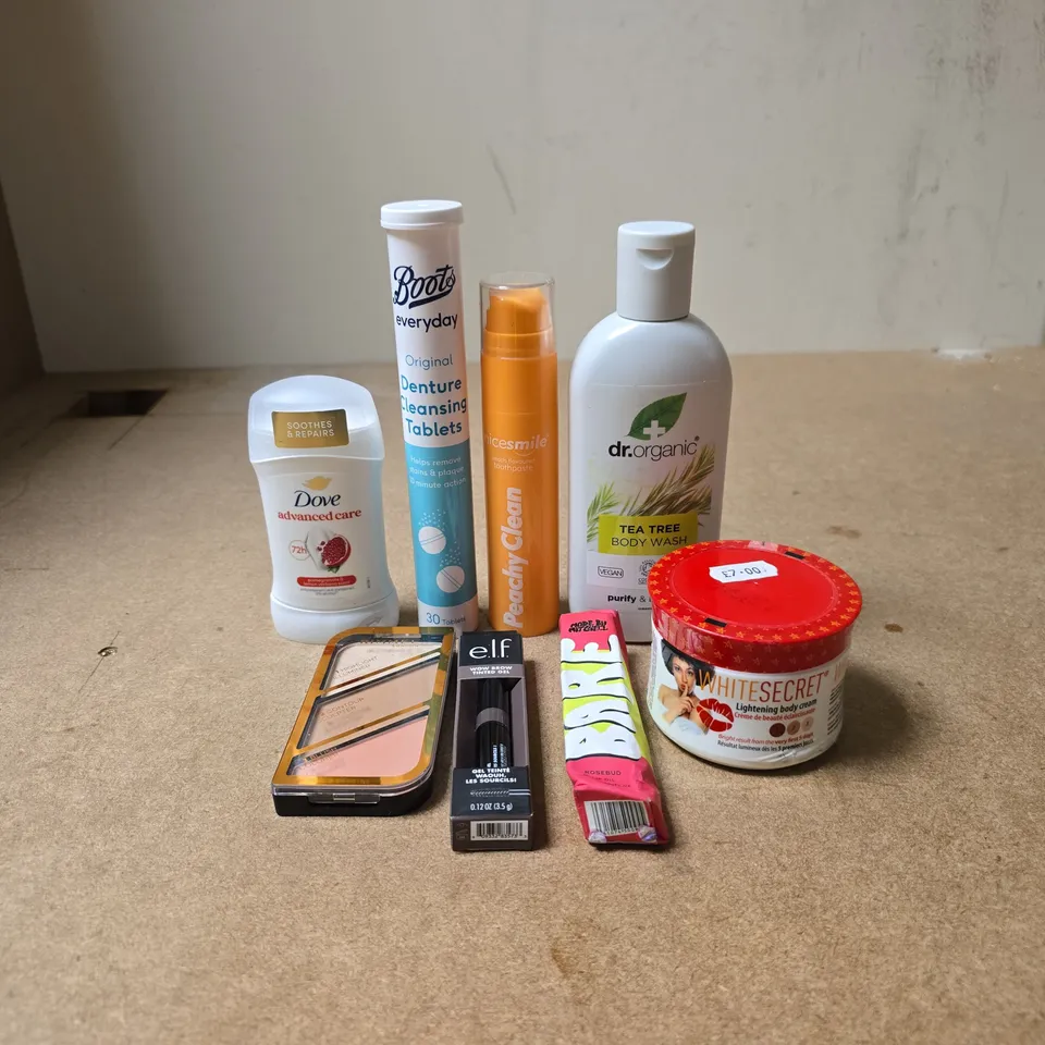 TOTE OF APPROXIMATELY 20 ASSORTED COSMETIC ITEMS TO INCLUDE DOVE, BOOTS DENTURE TABLETS, E.L.F WOW BROW TINTED GEL, RIMMEL 3 SHADE PALETTE, MADE BY MITCHELL LIP OIL ETC