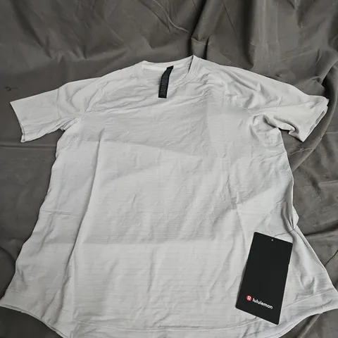LULULEMON LICENSE TO TRAIN SHORT SLEEVE TOP IN VAPOUR SIZE M
