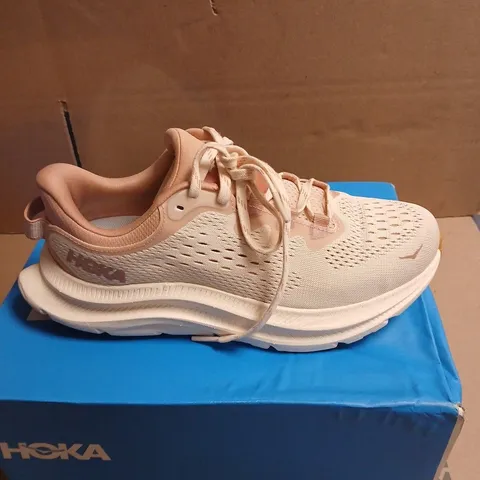 HOKA WOMEN'S RUNNING SHOES – PINK/BEIGE BOXED SIZE 5.5