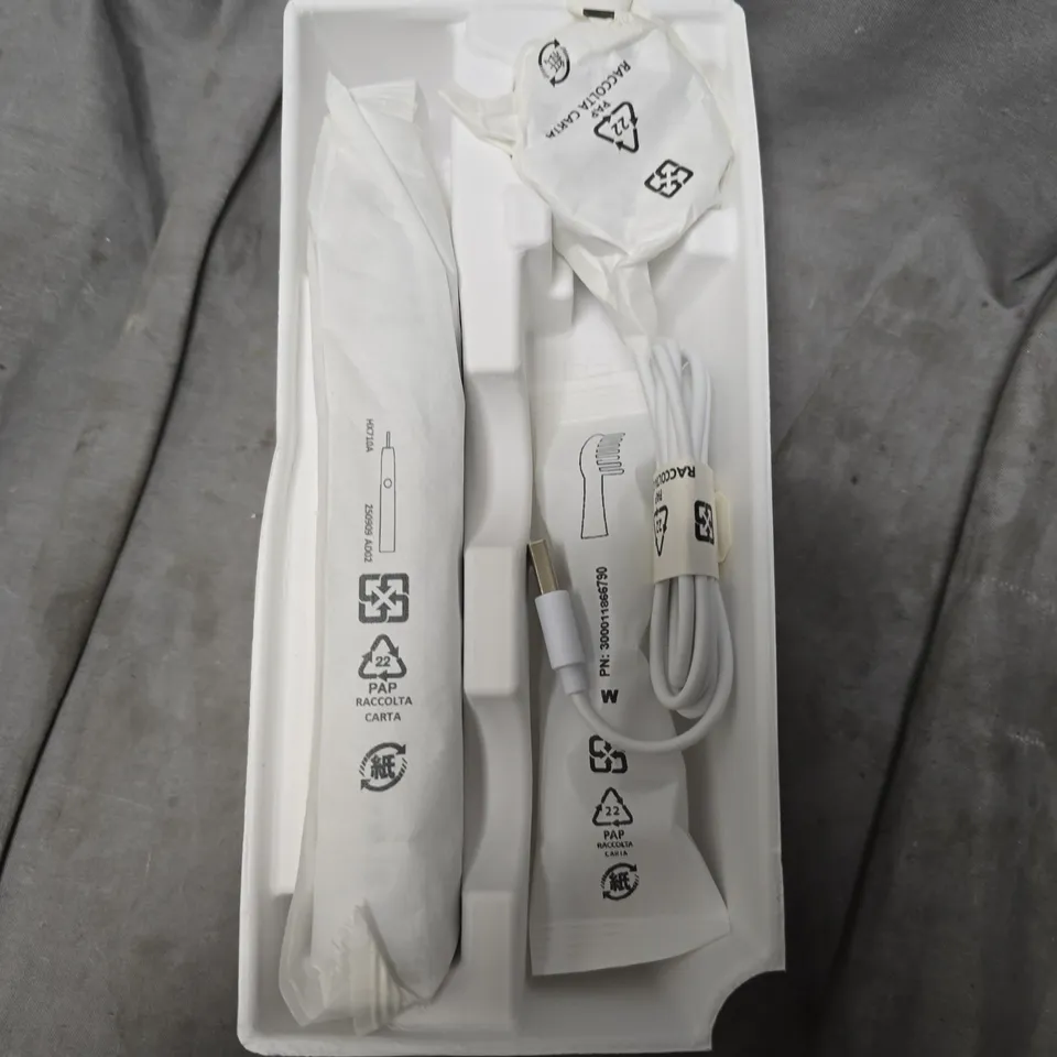 BOXED PHILIPS SONICARE 5300 TOOTHBRUSH