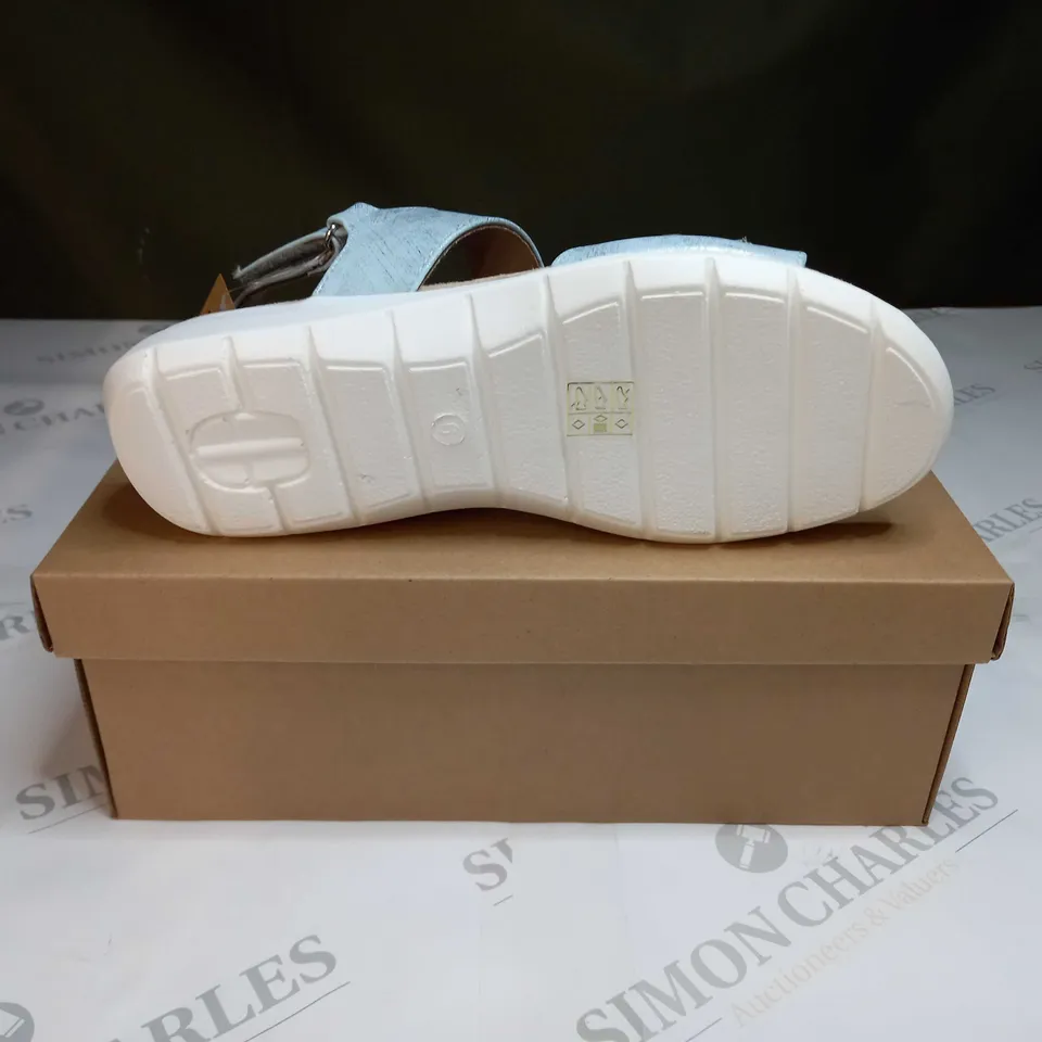 BOXED PAIR OF CUSHION WALK JEWELLED SANDALS IN SILVER - SIZE 6