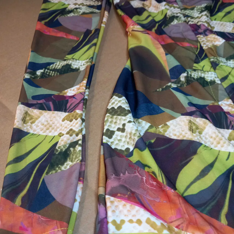 PRETTYLITTLETHING KHAKI PRINT RUCHED FONT LONG SLEEVE BODYCON DRESS - SIZE 8