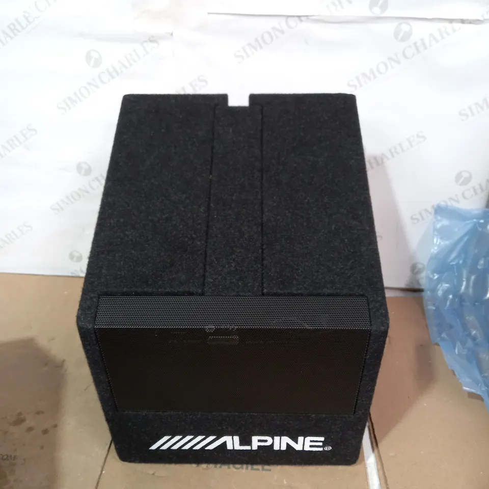 ALPINE SWE-815 20CM AMPLIFIED SUBWOOFER BOX 