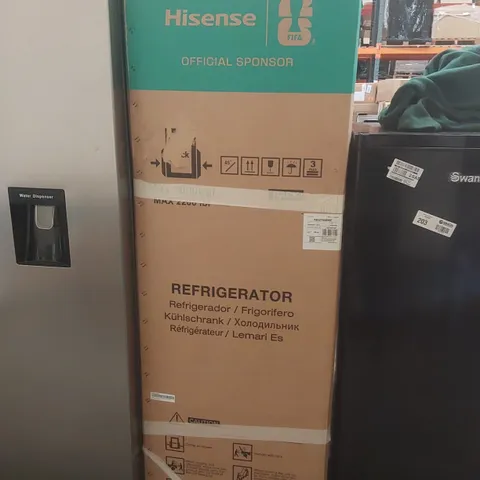 BOXED HISENSE RB327N4WWE - WHITE 50/50 FRIDGE FREEZER - 256L CAPACITY - E ENERGY RATING