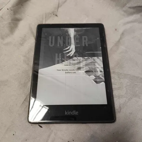 AMAZON KINDLE PAPERWHITE E-READER