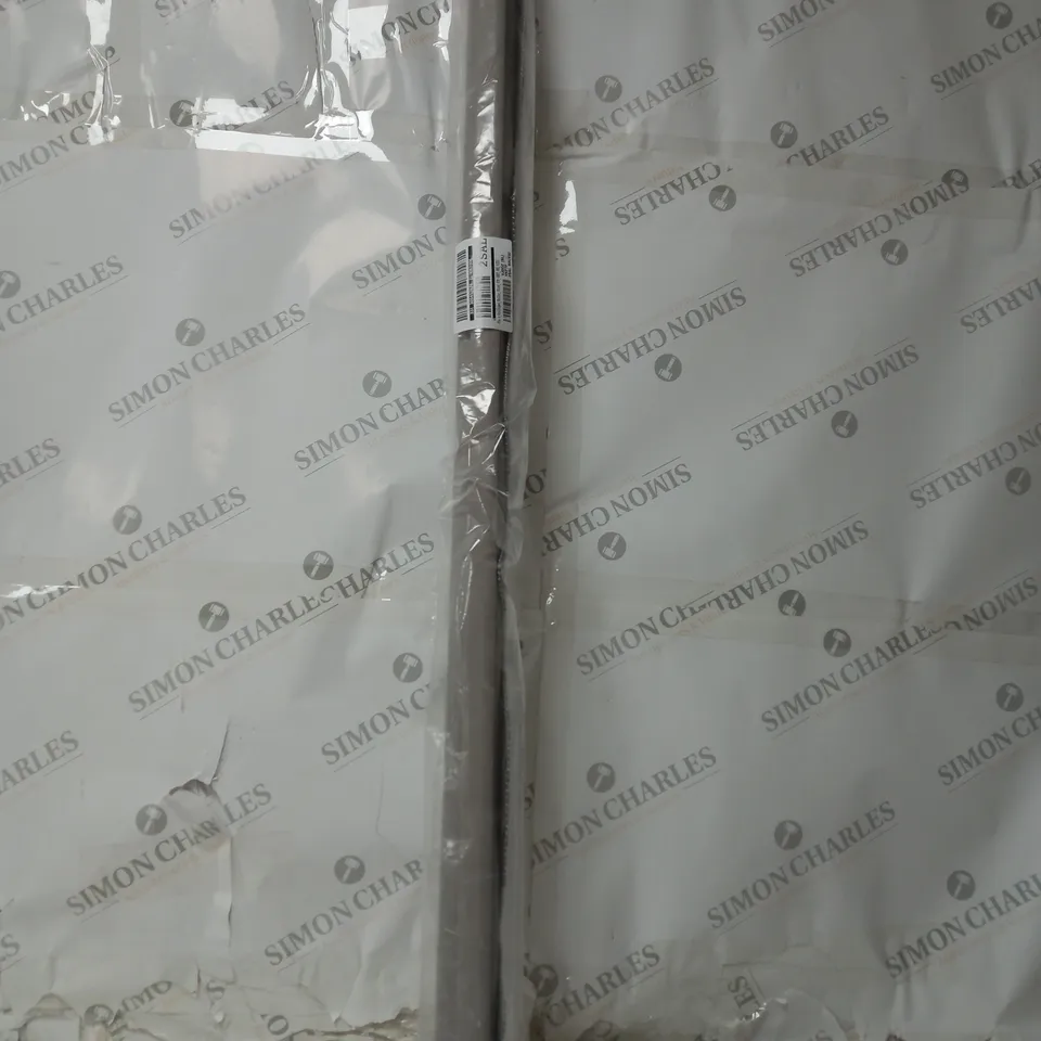 SCALLOPED ROLLER BLIND  RRP £10