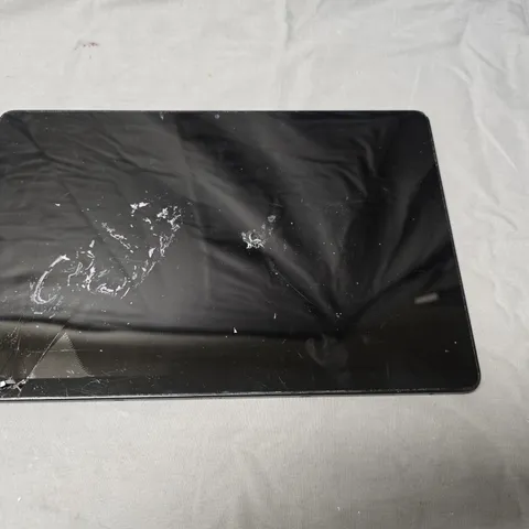 SAMSUNG TABLET DEVICE – BLACK, CRACKED SCREEN 