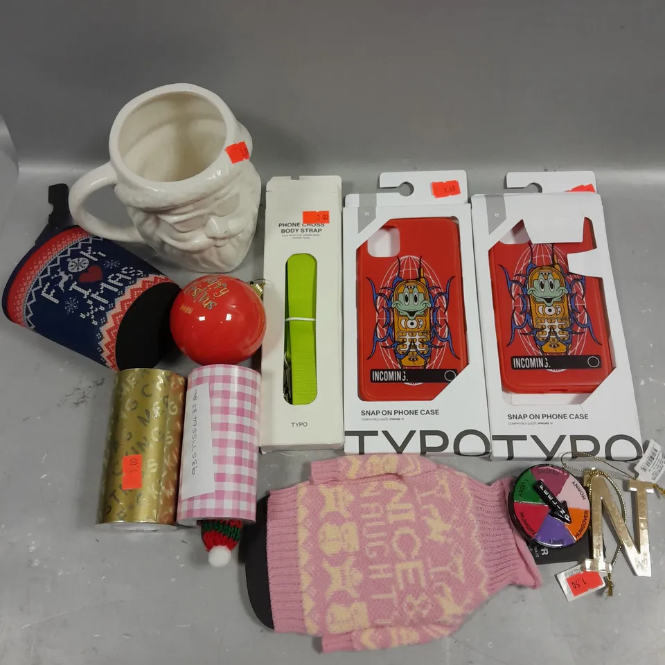 APPROXIMATELY 30 ASSORTED HOUSEHOLD PRODUCTS TO INCLUDE PROTECTIVE PHONE CASES, CHRISTMAS TREE DECORATIONS, SANTA MUG ETC 