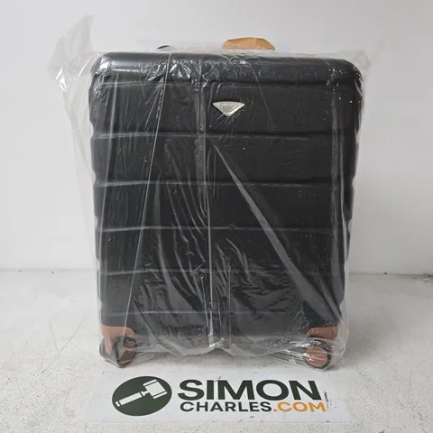 FLIGHT KNIGHT HARDCASE SUITCASE IN BLACK
