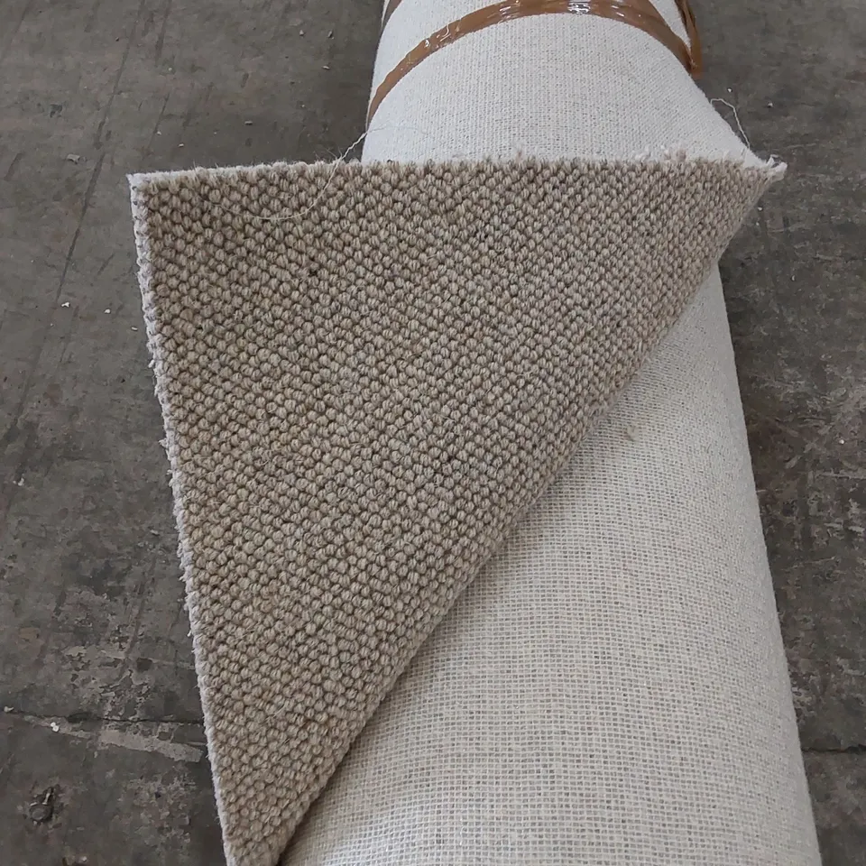ROLL OF QUALITY CARPET // SIZE: UNSPECIFIED 