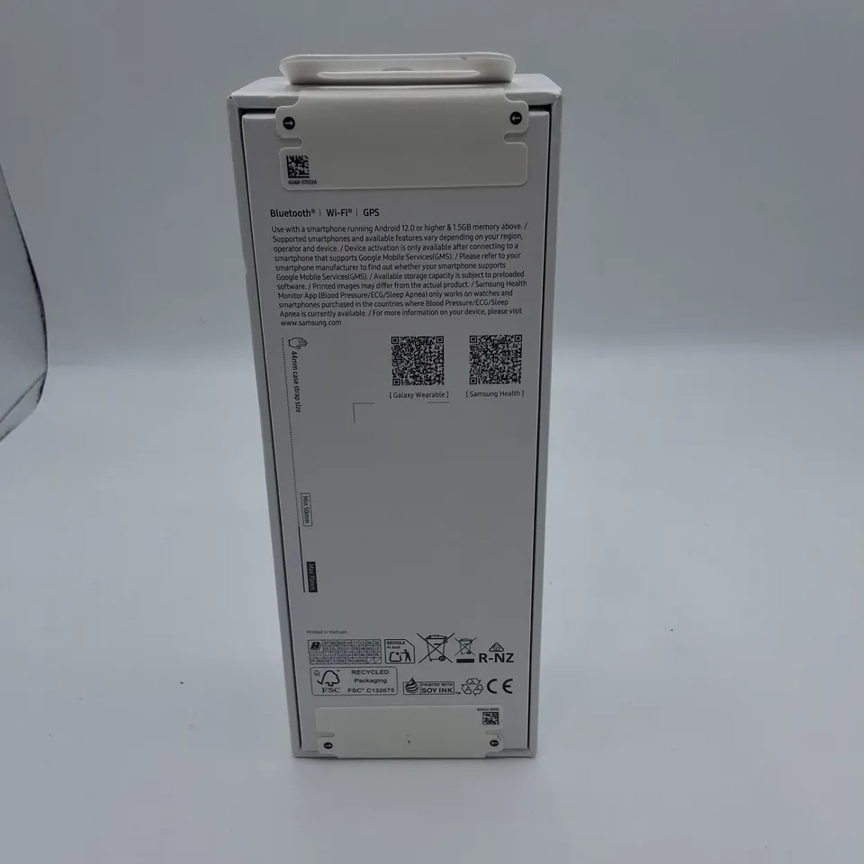SEALED SAMSUNG GALAXY WATCH 8 IN GRAPHITE - SM-L330