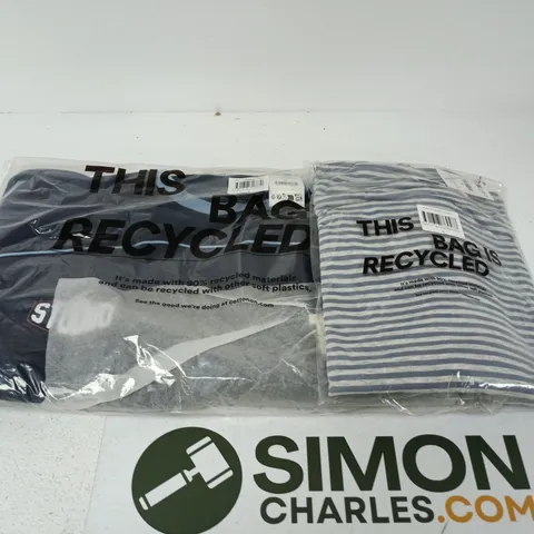 APPROXIMATELY 15 ASSORTED CLOTHING ITEMS IN VARIOUS SIZES, COLOURS & STYLES TO INCLUDE SHOULDER LONG SLEEVE TOP , BOX FIT GRAPHIC CREW NECK SWEATER