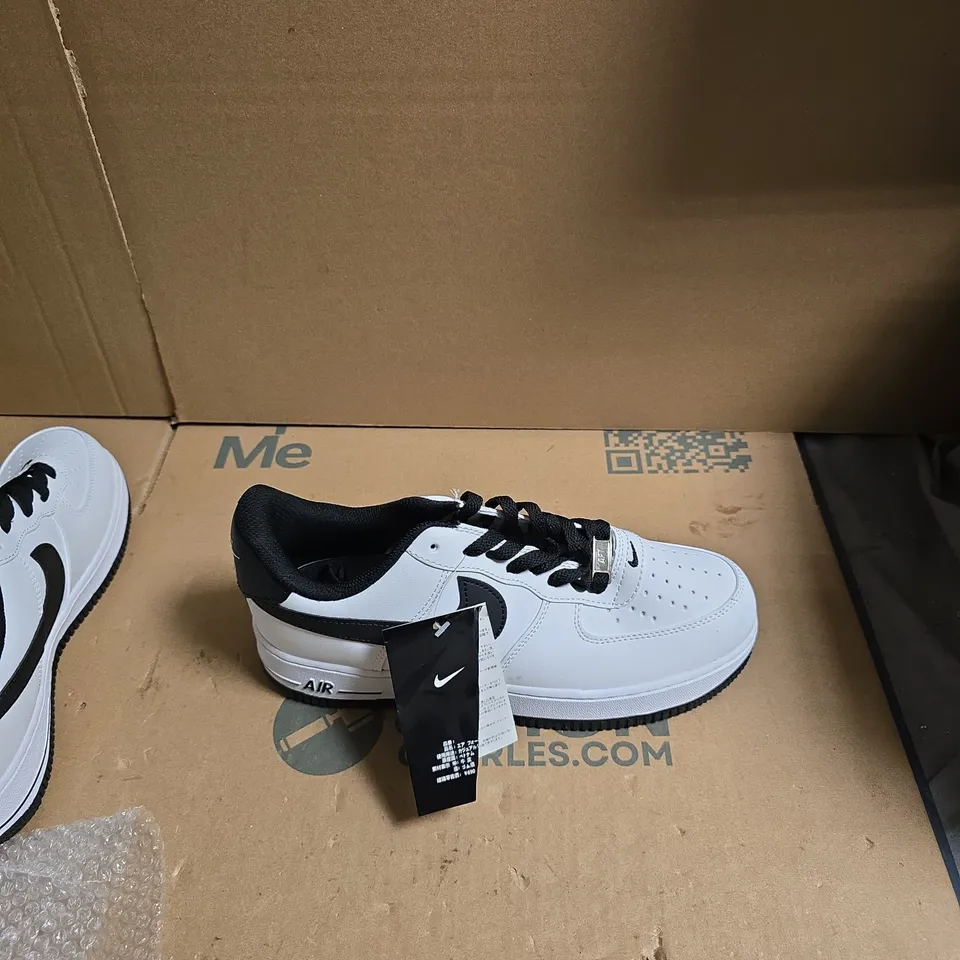 NIKE AIR LOW TRAINERS – WHITE/BLACK - UK SIZE 7.5 