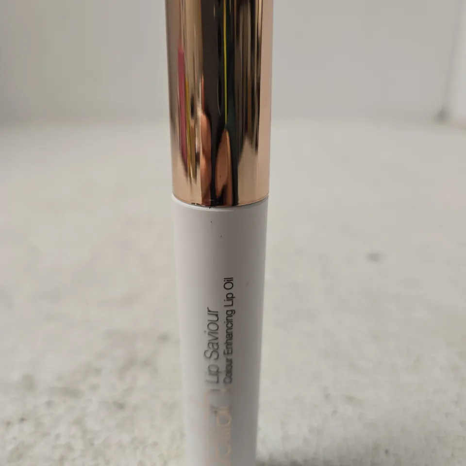 DELLAH LIP ENHANCING LIP OIL – WHITE TUBE, GOLD CAP 