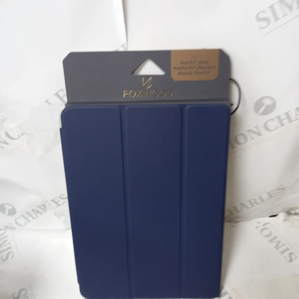 BOX OF 35 FOXWOOD NAVY IPAD CASES 