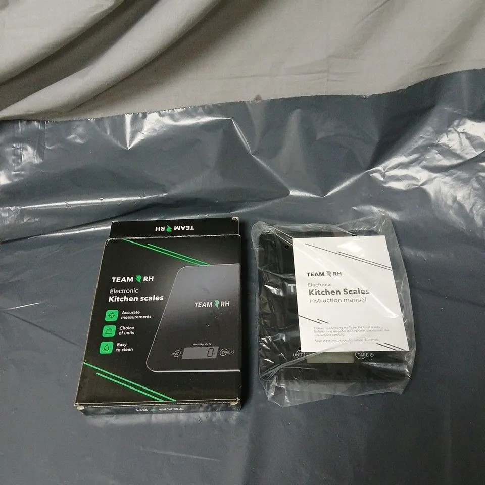 TEAM RH ELECTRONIC KITCHEN SCALES BOXED