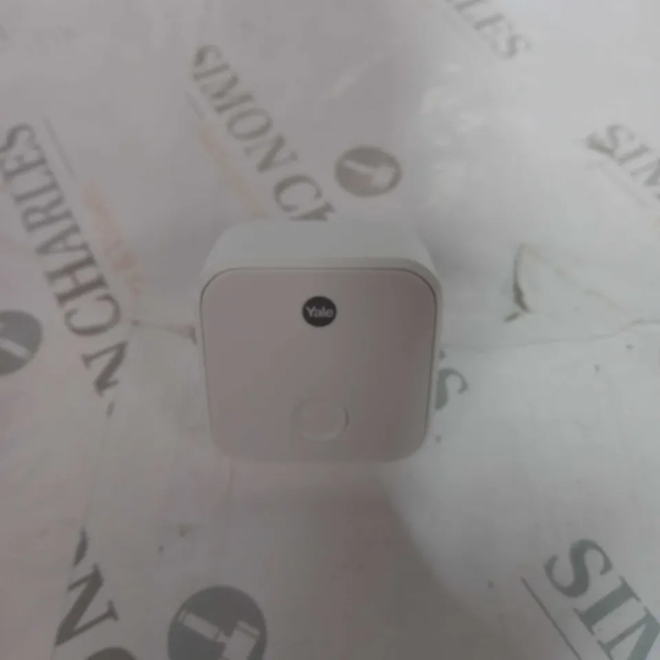 BOXED YALE CONNECT WIFI BRIDGE PLUG 