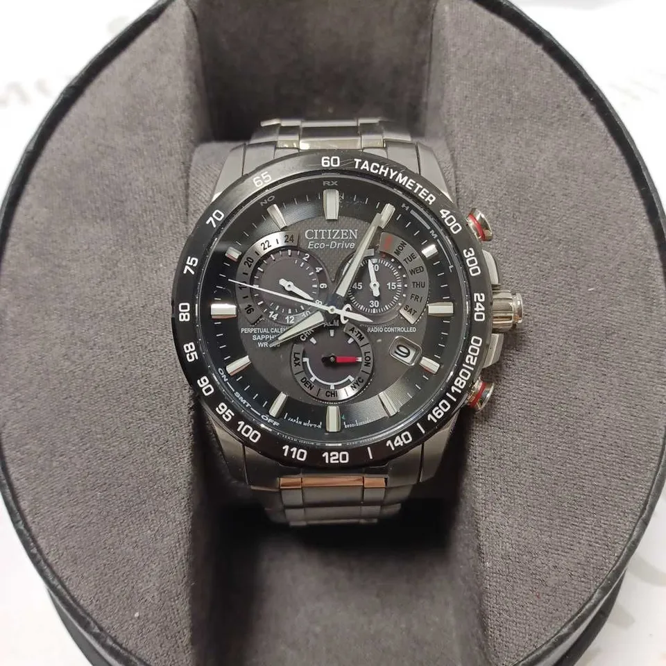 CITIZEN ECO-DRIVE TACHYMETER TRIPLE DIAL SILVER BRACELET WRISTWATCH 