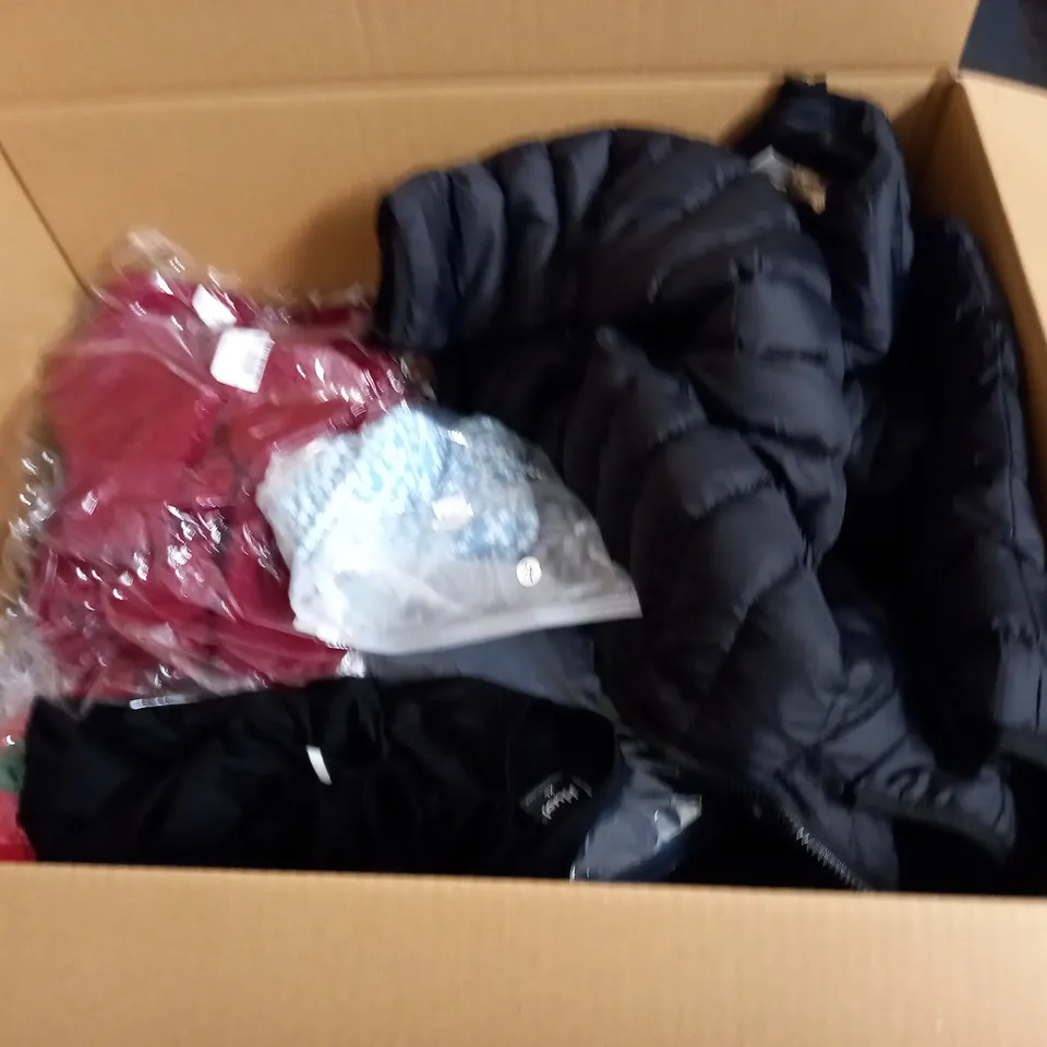 LARGE QUANTITY OF ASSORTED CLOTHING ITEMS