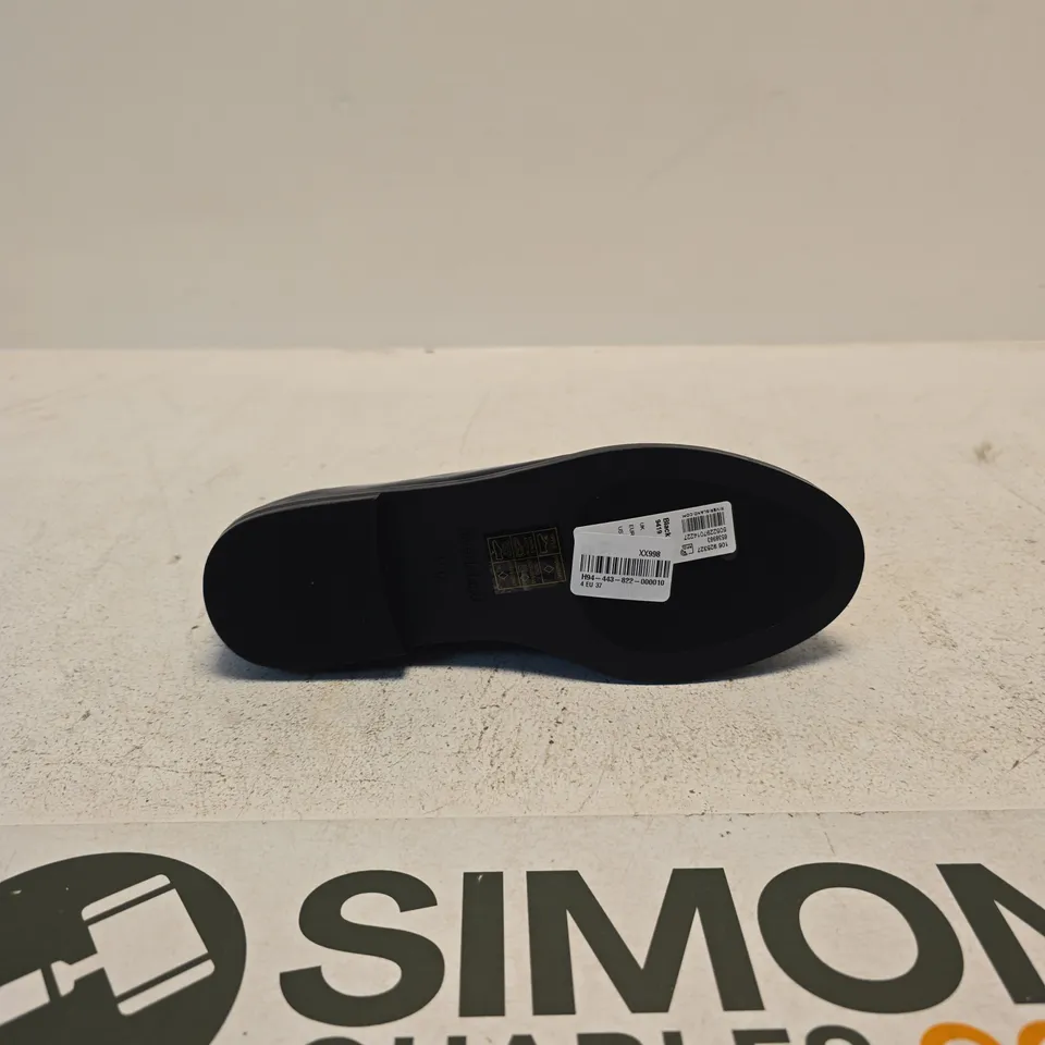 RIVER ISLAND BLACK PATENT TASSEL LOAFERS – UK 4