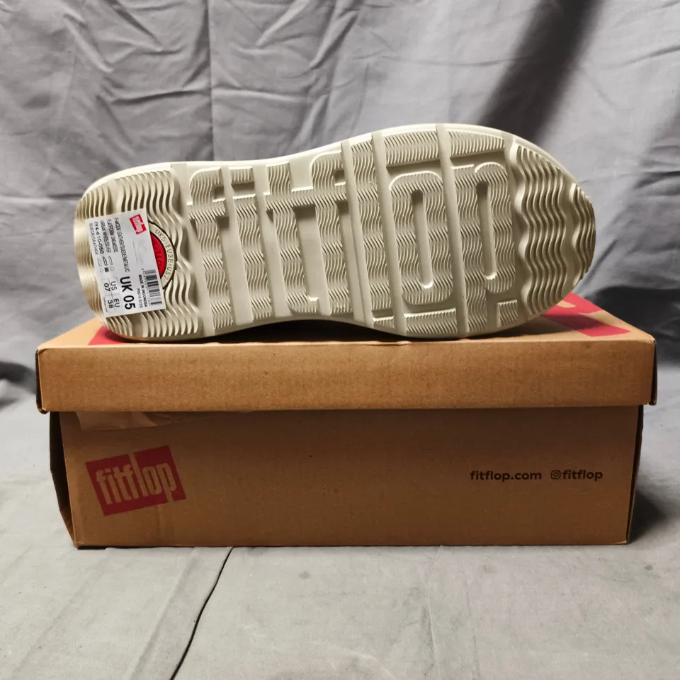 BOXED PAIR OF FITFLOP F-MODE FLATFORM SNEAKERS IN WHITE/SILVER SIZE UK 5