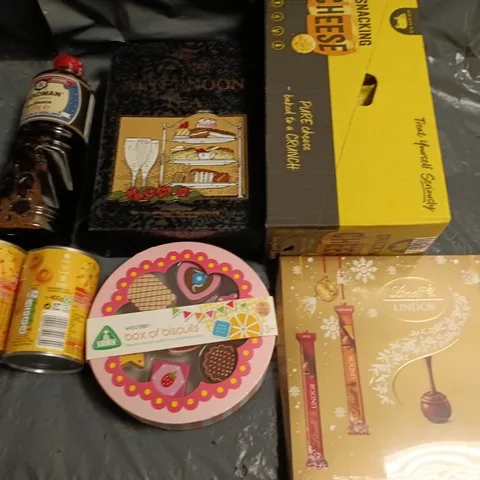 LOT OF 12 ASSORTED FOOD ITEMS TO INCLUDE KIKKOMAN SOY SAUCE, SNACKING CHEESE AND SPAGHETTI