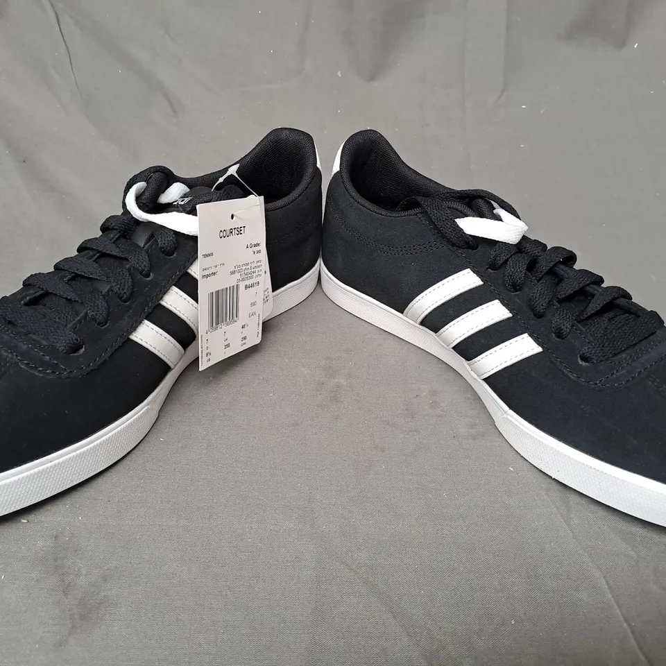 PAIR OF ADIDAS COURTSET SHOES IN BLACK/WHITE UK SIZE 7