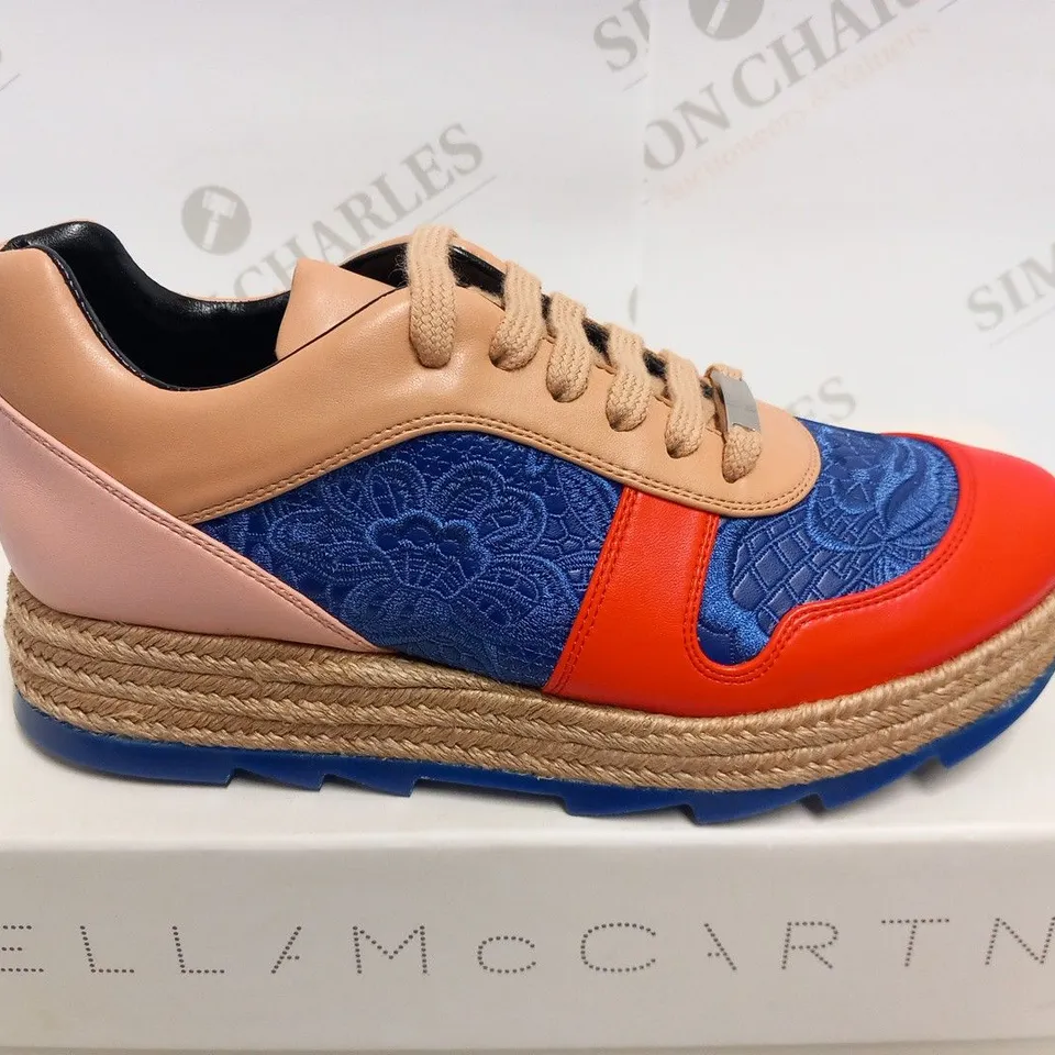 BOXED PAIR OF STELLA MCCARTNEY SPORTS SHOE SIZE 35