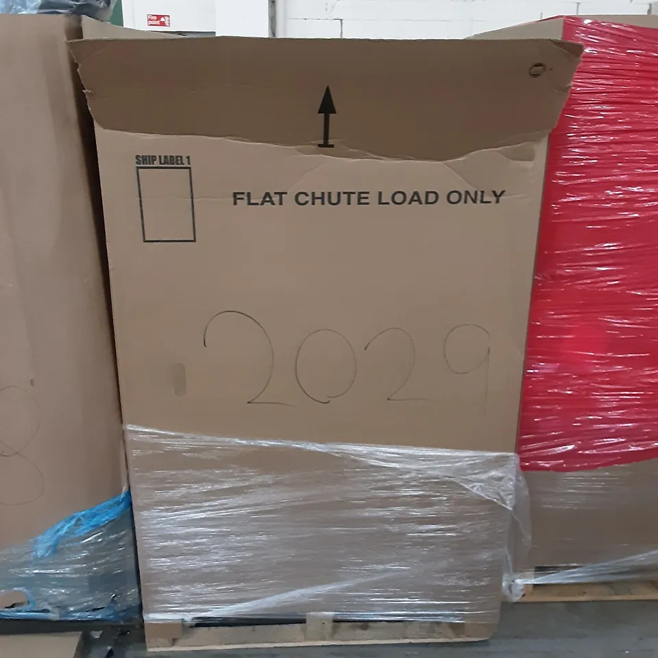PALLET OF ASSORTED PRODUCTS INCLUDING STOREMIC TOILET SEAT, CJOY FRESH AIR CEILING FAN, RECCI BEDDING, HOMIDEC, VACMASTER 