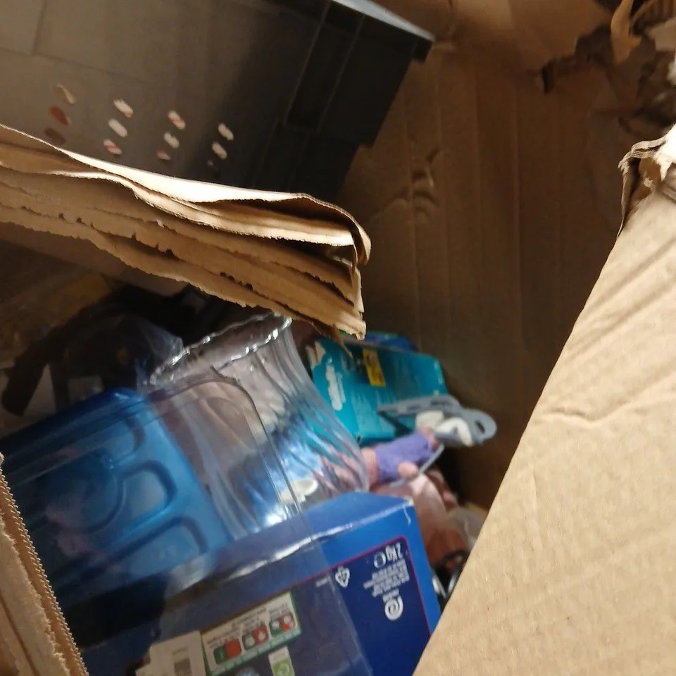 CAGE OF ASSORTED ITEMS INCLUDING GILETTE INTIMATE HAIR TRIMMER , MAXIMISER PLUMBING KIT AND FLASH SPEED MOP WET CLOTHS 