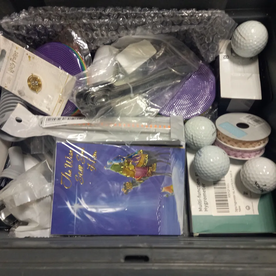 LOT OF ASSORTED HOUSEHOLD ITEMS TO INCLUDE SDS CHISEL, SAKURA BINOCULARS AND STIHL SECATUERS