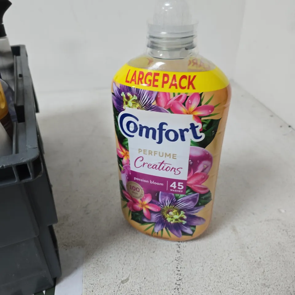 TOTE OF APPROXIMATELY 10 ASSORTED LIQUIDS TO INCLUDE: COMFORT
