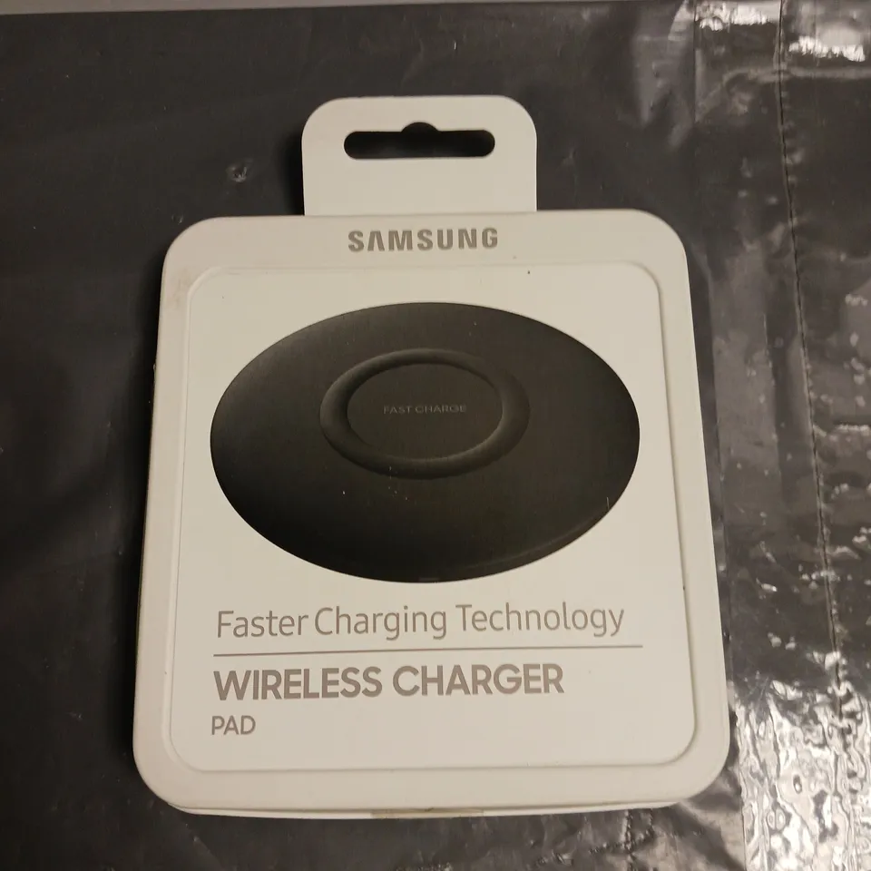 SAMSUNG WIRELESS CHARGER PAD FAST CHARGING TECHNOLOGY