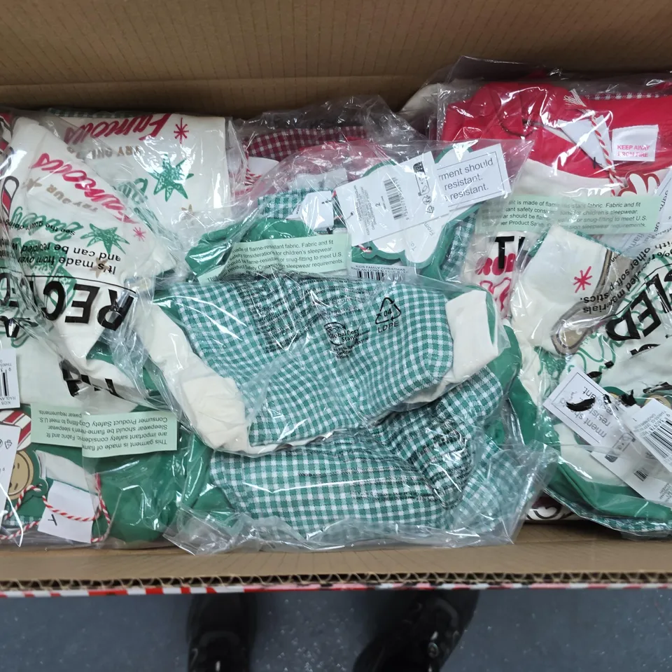 APPROXIMATELY 30 ASSORTED KIDS FAMILY CHRISTMAS RAGLAN LONG SLEEVE PJ SETS IN GREEN/RED