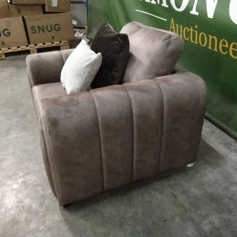 AMARA SNUGGLE CHAIR RRP £1099