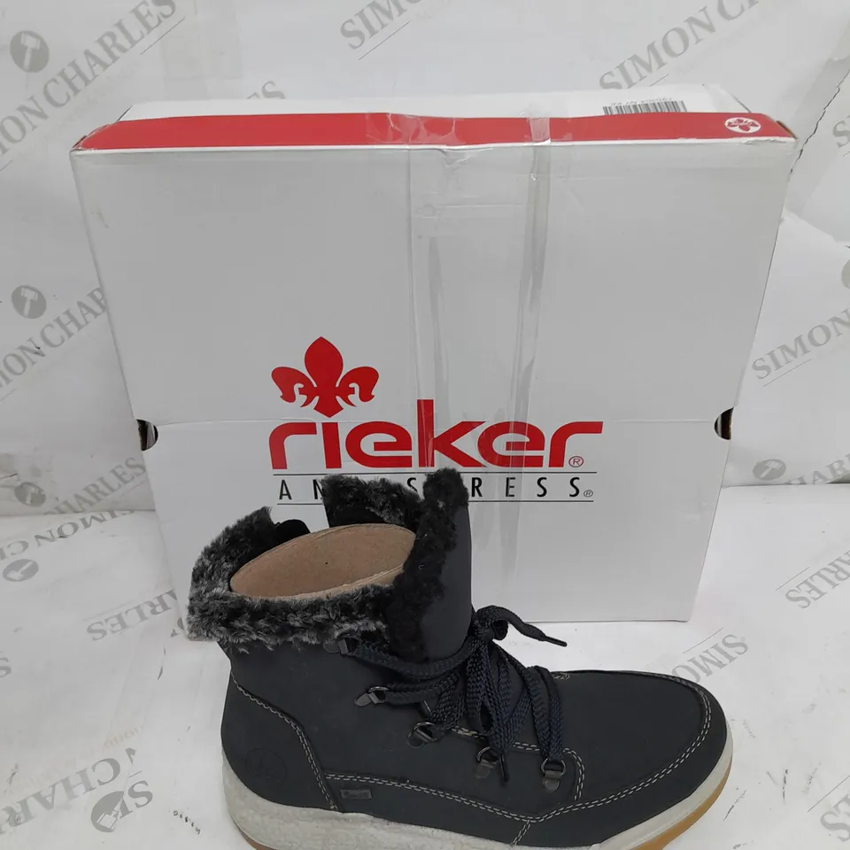 BOXED PAIR OF RIEKER WARM HIKING BOOTS, NAVY - SIZE 6 