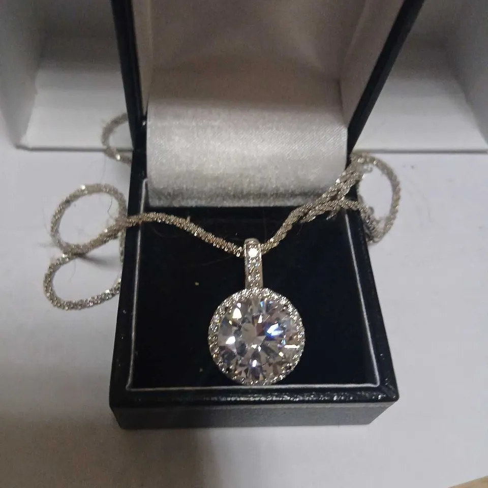 DIAMONIQUE STERLING SILVER HALO PENDANT NECKLACE WITH ROUND CLEAR STONE