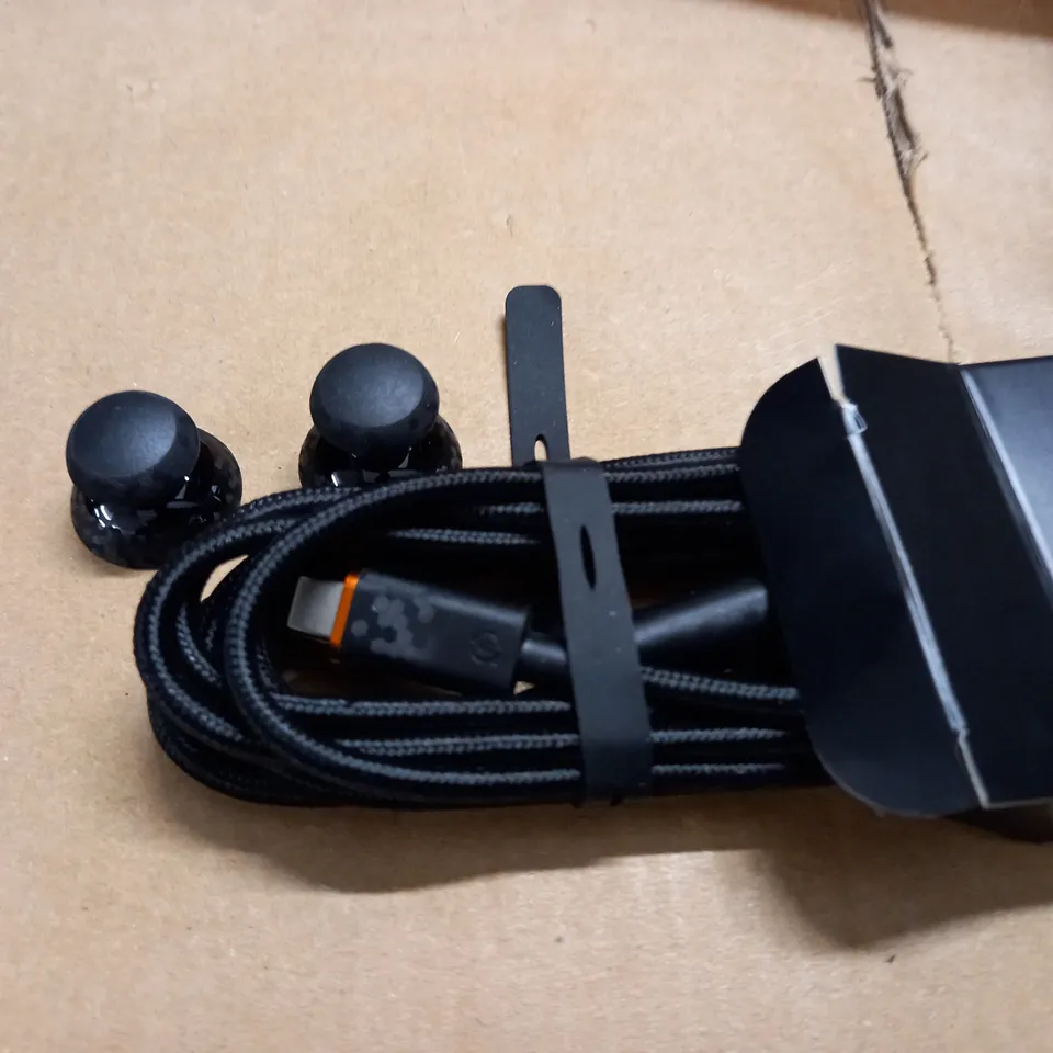 BOXED SCUF REFLEX WIRELESS PERFORMANCE CONTROLLER FOR PS5