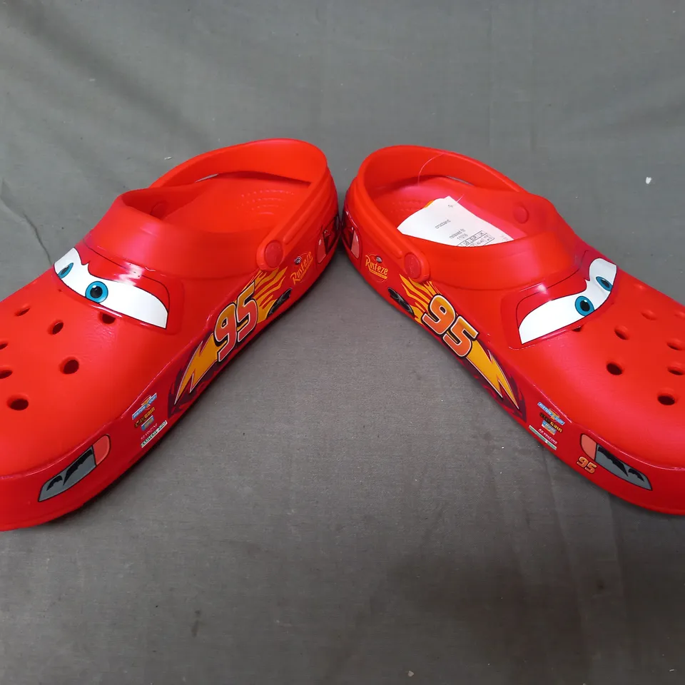 PAIR OF CROCS LIGHTNING MCQUEEN CLOGS UK SIZE M9/W10