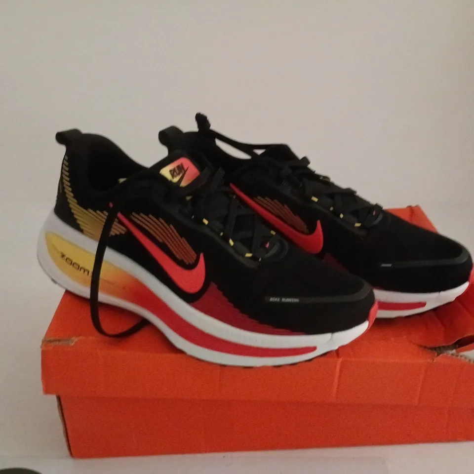 NIKE ZOOM X BLACK/MULTI TRAINERS SIZE UK 10 BOXED