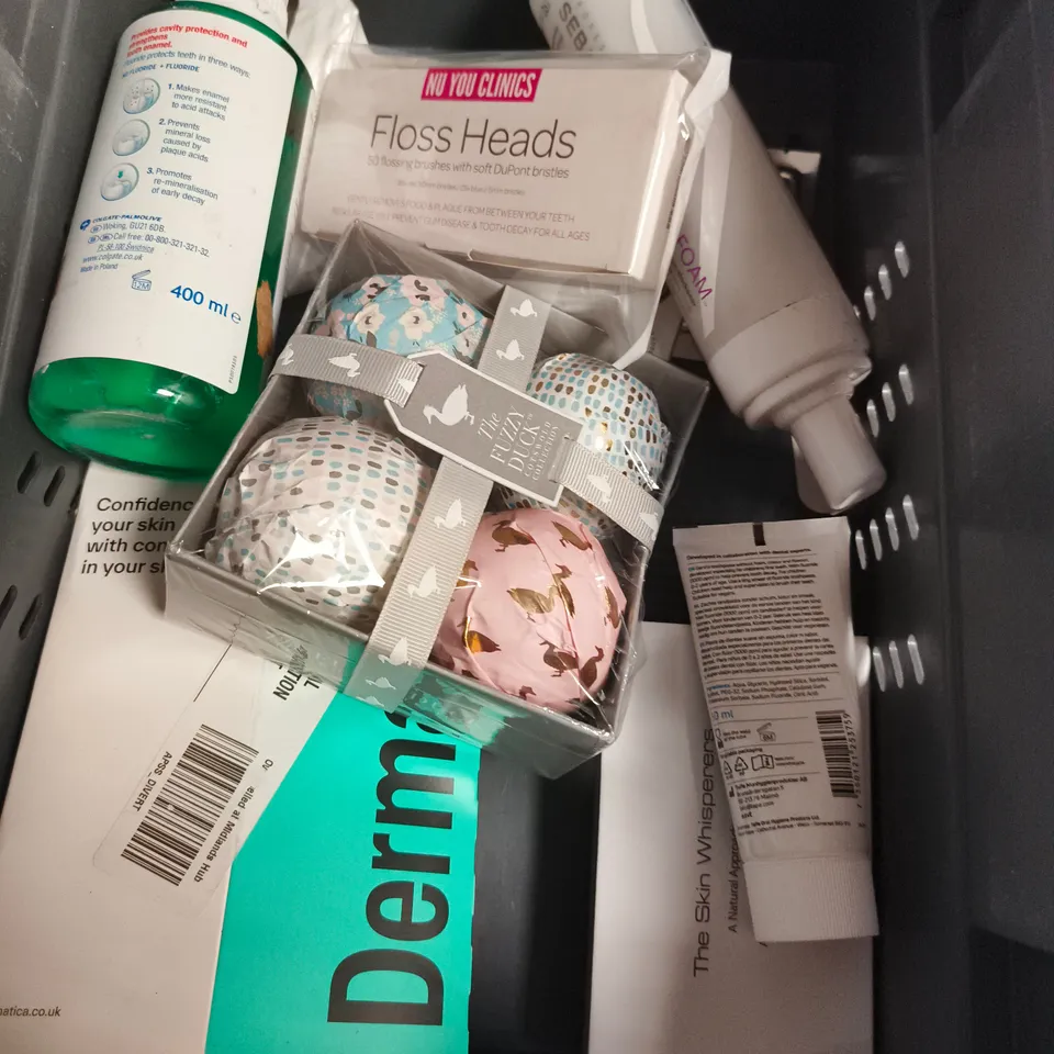 APPROXIMATEY 20 ASSORTED HEALTH AND BEAUTY PRODUCTS TO INCLUDE - BYOMA BRIGHTENING TRIO - RIMMEL THRILL SEEKER MASCARA IN CAPPUCINO - NATURE SPELL ALOE VERA GEL - ETC