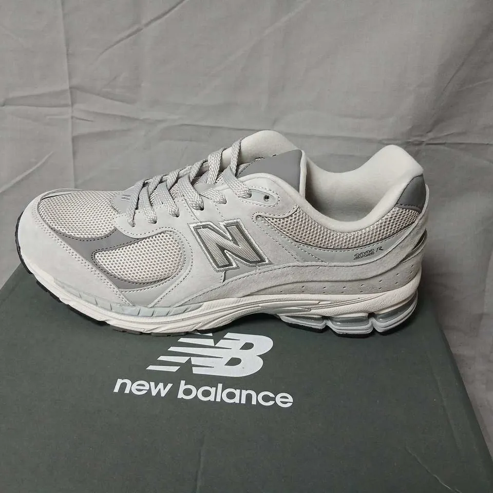 NEW BALANCE ML2002RO 2002R SNEAKERS – MEN’S, US 10.5 / UK 10