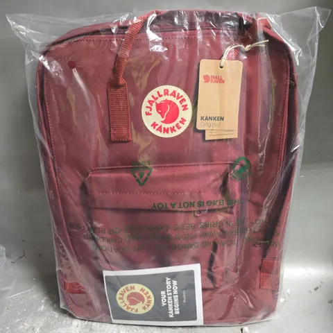 FJALL RAVEN KANKEN ORIGINAL BACKPACK IN RED 