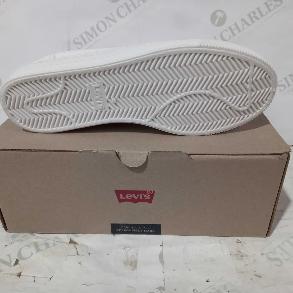 BOXED PAIR OF LEVIS PU SNEAKERS IN WHITE EU SIZE 39