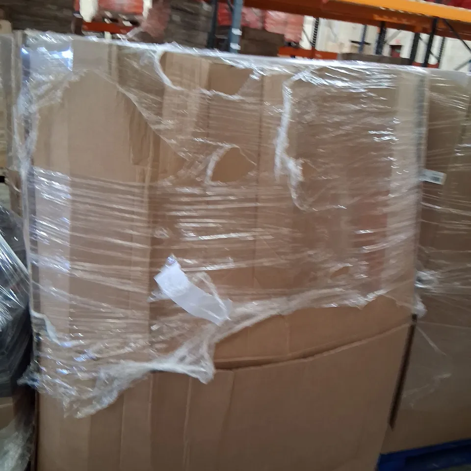 PALLET CONSISTING OF A LARGE QUANTITY OF ASSORTED PILLOWS AND SOFT FURNISHINGS