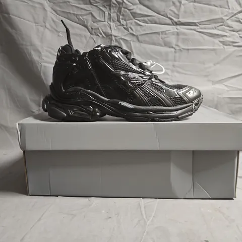 BOXED PAIR OF BALENCIAGA RUNNER SHOES IN BLACK SIZE UK 7