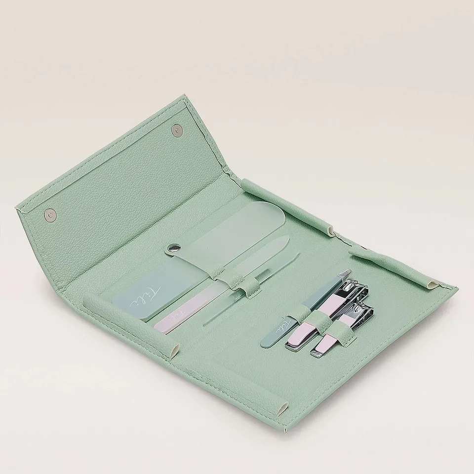 TILI 6 PIECE MANICURE & PEDICURE SET