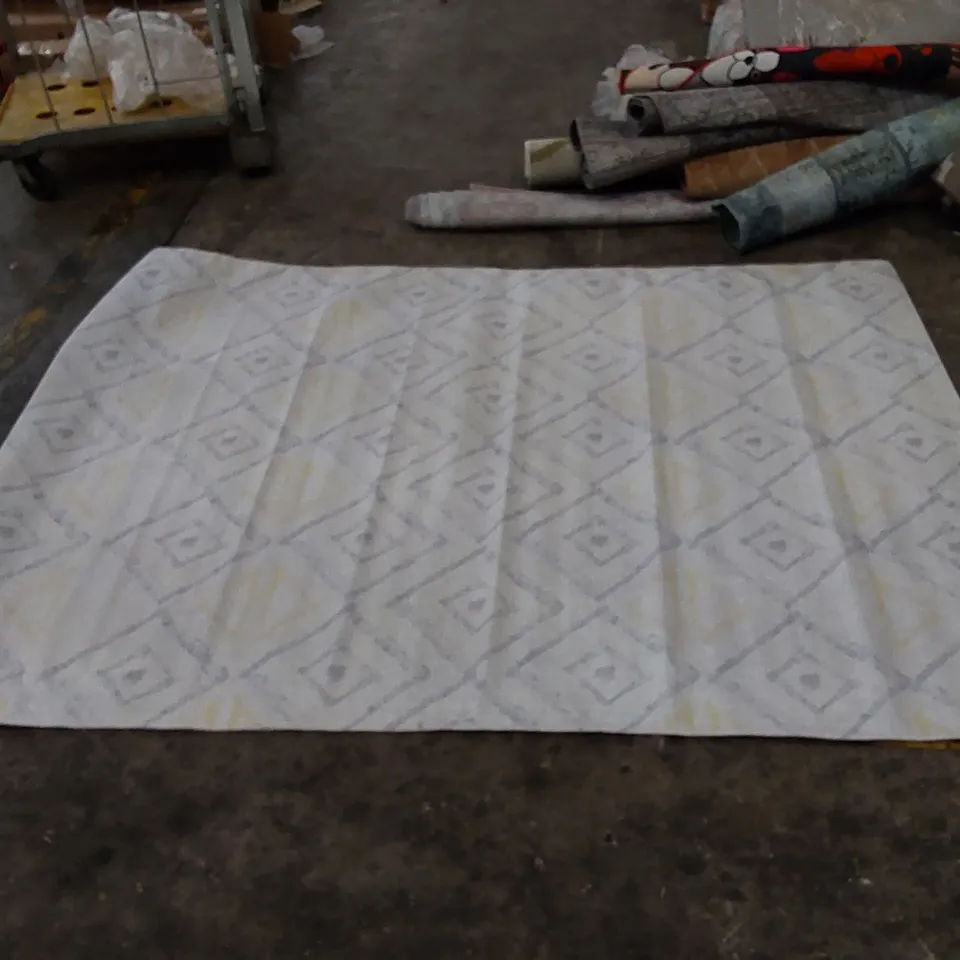 LAMAVOLA LINE RUG - YELLOW/GREY // SIZE: 160 X 230cm