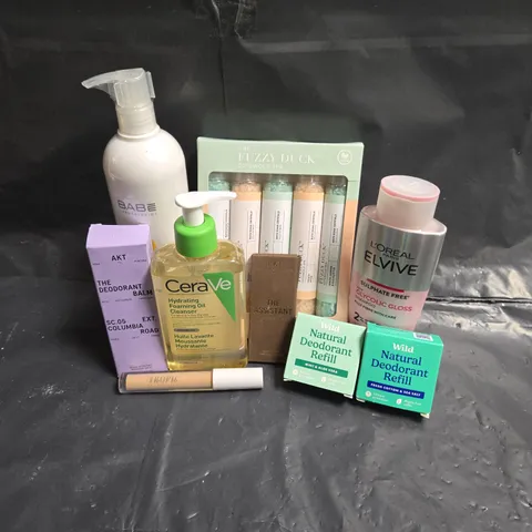 APPROXIMATEY 20 ASSORTED HEALTH AND BEAUTY PRODUCTS TO INCLUDE - CERAVE FOAMING OIL CLEANSER - WILD DEODORANT REFILLS - L'OREALGLYCOLIC GLOSS SHAMPOO - ETC