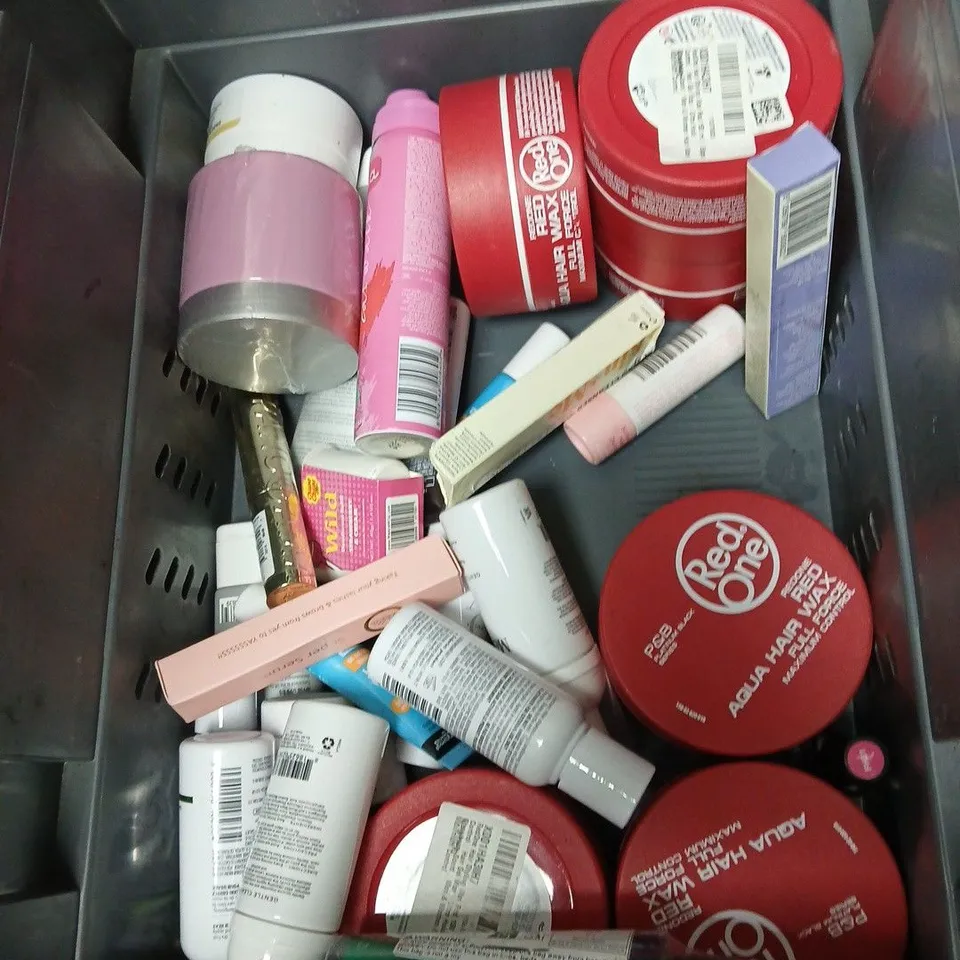 APPROXIMATEY 20 ASSORTED HEALTH AND BEAUTY PRODUCTS TO INCLUDE HAIR BURST SHAMPOO, RED ONE HAIR WAX AND VASELINE PETROLEUM JELLY